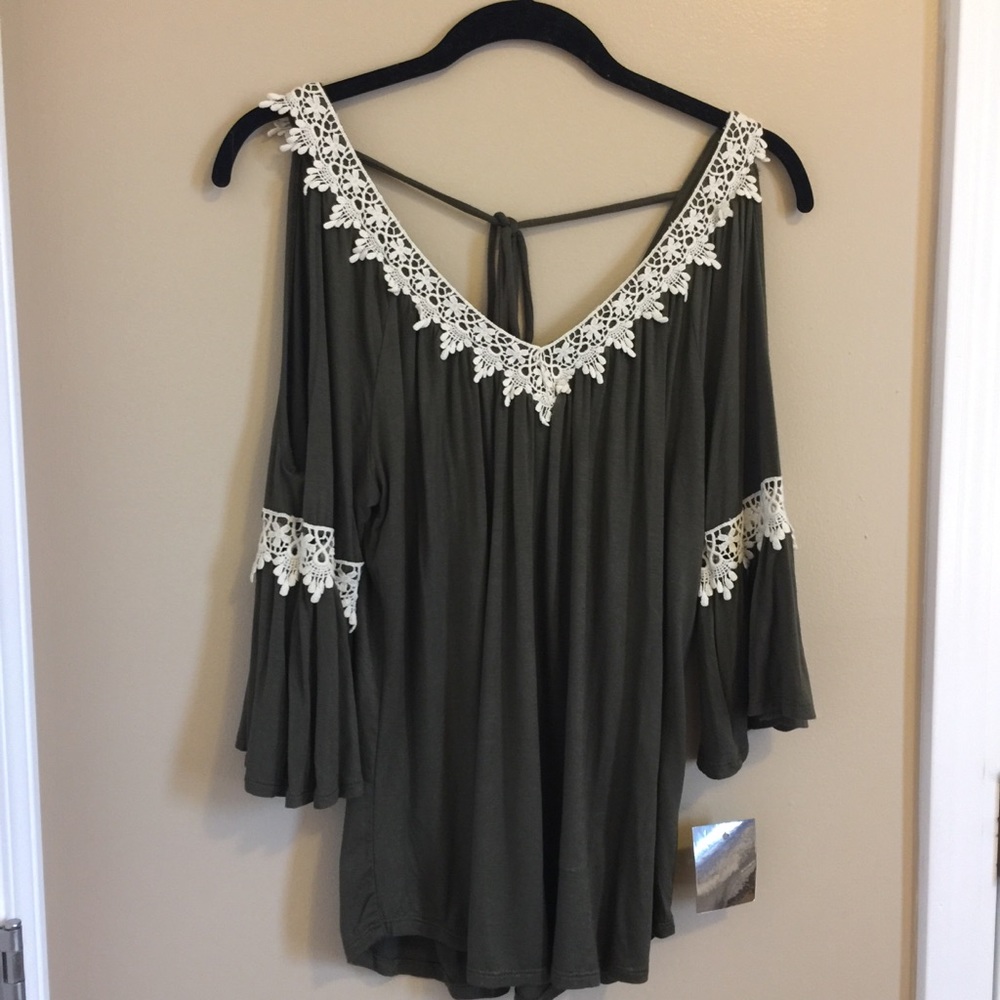 Women’s, top in size small